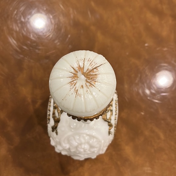 Antique 1890 to 1905 era Victorian milk glass, embossed painted decanter - Picture 5 of 13